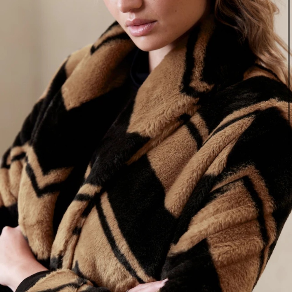 NWT - Faux fur Coat - Banana Republic
